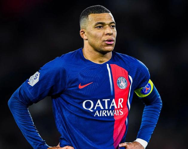 在右路弱侧 在右路弱侧