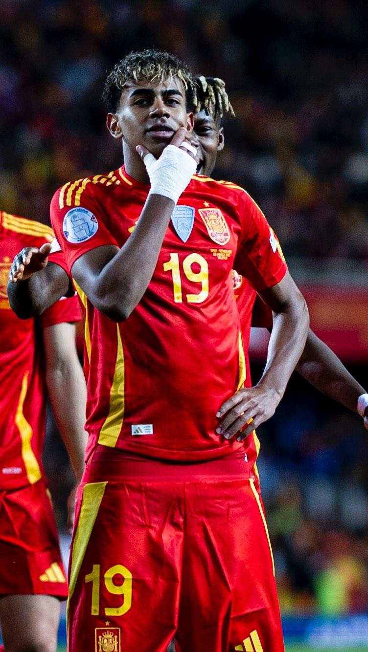 边锋内收 边锋内收