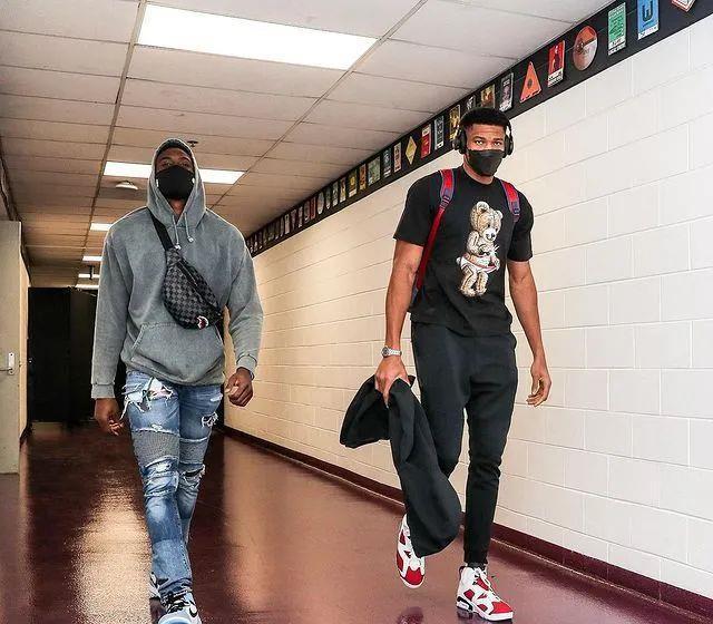 上的边后卫 上的边后卫